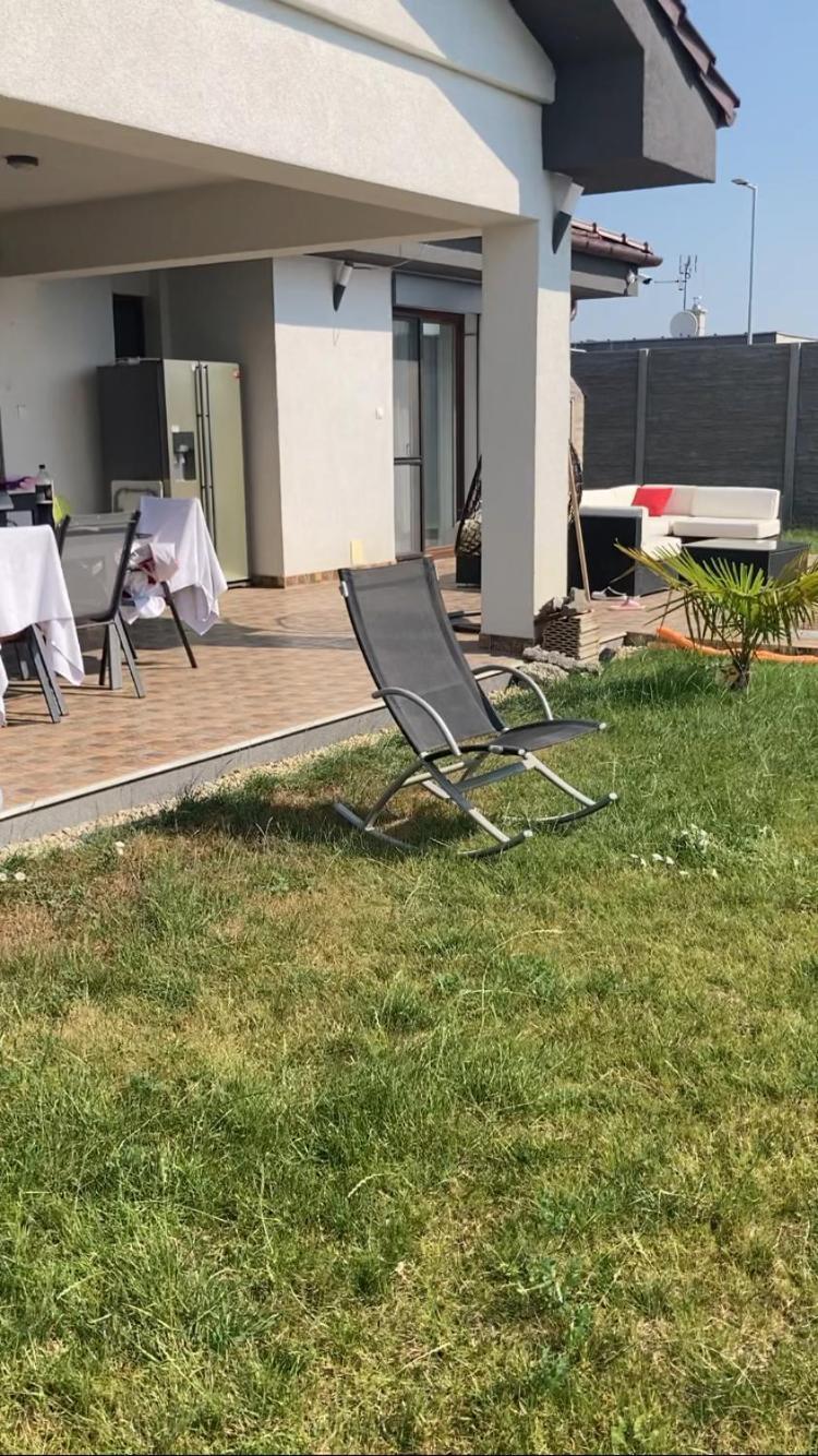 5 Izbovy Samostatny Stojaci Rodinny Dom S Podkrovim A Velkou Zahradou So Sezonnym Bazenom, Celorocnou Saunou A Virivkou-Momentalne Pokazena- Od Augusta Bude Nova Na Dovolenku A Oddych Topolniky エクステリア 写真